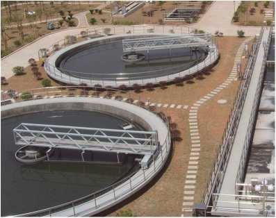 ZBXN型週邊傳動(dong)半橋(qiao)虹(hong)吸式吸泥機