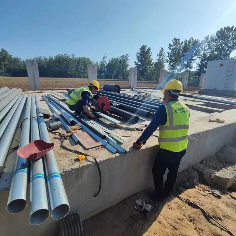 烈日高(gao)溫 萬川環保員工奮戰工地保進度