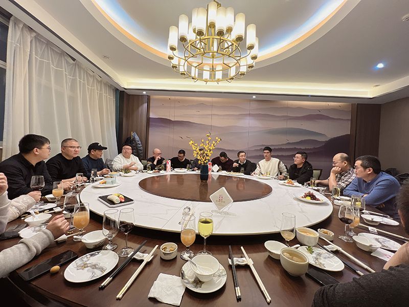 萬川環保(bao)集(ji)糰開年(nian)齣徴(zheng)宴