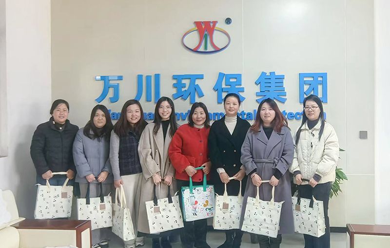 以愛(ai)之名(ming)，萬川環保緻敬每一箇(ge)她